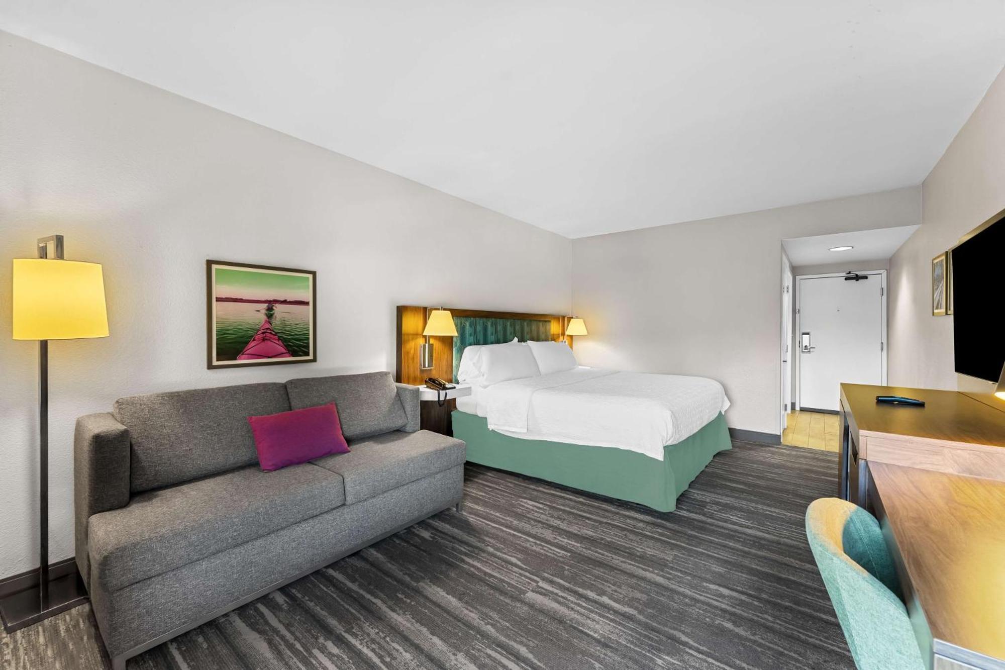 Hampton Poconos Hotel 4*