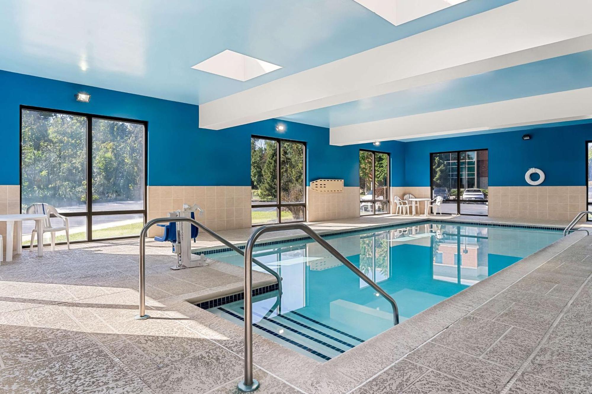 Hampton Poconos Hotel 4*